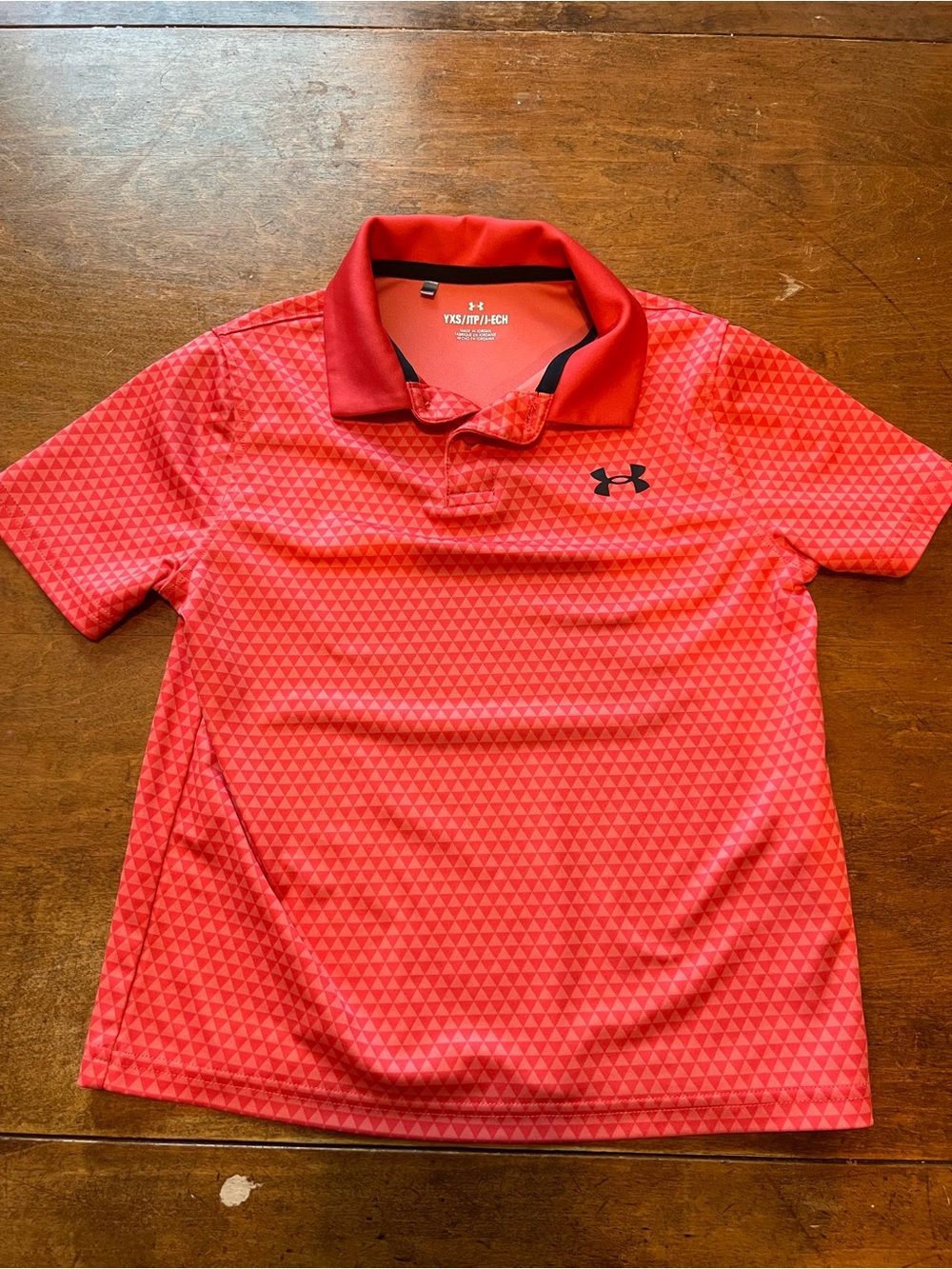 Under Armour Kids Polo Youth XS Coral Geometric Performance Golf Shirt